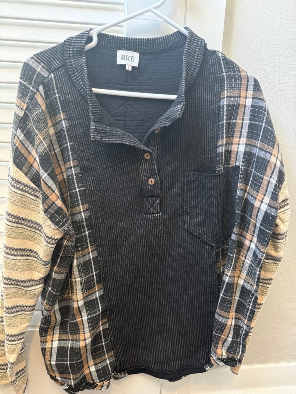 BKE Black with Tan and Cream Plaid Mixed-Media Henley